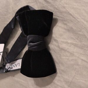 Paris Velvet Pre Tied Bowtie